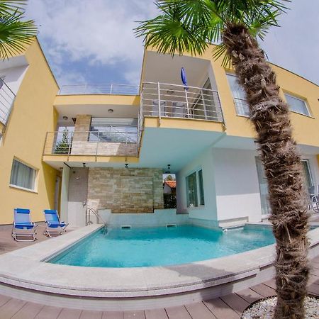 אומאג Villa Danex Superior מראה חיצוני תמונה